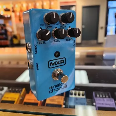 MXR ANALOG CHORUS
